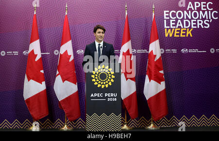 Lima, Peru. 20. November 2016. Der kanadische Premierminister Justin Trudeau befasst sich mit eine Pressekonferenz der APEC Wirtschaftsführer Woche in Lima, Peru, 20. November 2016. Bildnachweis: Li Ming/Xinhua/Alamy Live-Nachrichten