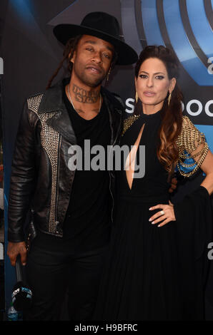 Los Angeles, Ca, USA. 20. November 2016. Ty Dolla Zeichen, Kerri Kasem bei Westwood One auf dem Teppich an den 2016 American Music Awards am Microsoft Theater in Los Angeles, Kalifornien auf 20. November 2016. Bildnachweis: MediaPunch Inc/Alamy Live-Nachrichten Stockfoto