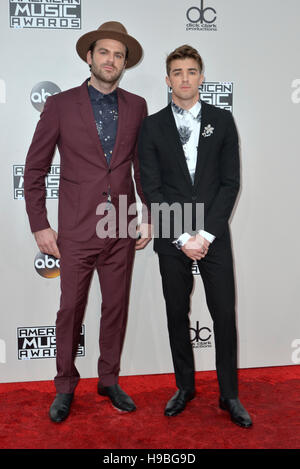 Los Angeles, Ca, USA. 20. Nov, 2016.Alex Pall, vergibt Andrew Taggart an den 44th Annual American Music im Microsoft-Theatre in Los Angeles, Kalifornien auf 20. November 2016. Bildnachweis: MediaPunch Inc/Alamy Live-Nachrichten Stockfoto