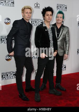 November 2016. 19. November 2016. Los Angeles, Kalifornien - Green Day, Billie, Mike Dirnt, Tre Cool. 2016 American Music Awards statt am Microsoft-Theater. Bildnachweis: PMA/AdMedia © Pma/AdMedia/ZUMA Draht/Alamy Live-Nachrichten Stockfoto