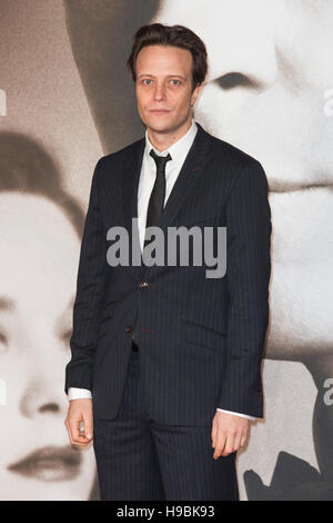 London, UK. 21. November 2016. August Diehl besucht die UK-Premiere der Alliierten, den zweiten Weltkrieg romantischen Thriller Film, unter der Regie von Robert Zemeckis mit Brad Pitt und Marion Cotillard. Bildnachweis: Bettina Strenske/Alamy Live-Nachrichten Stockfoto