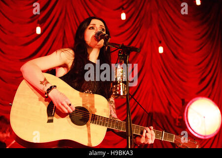 Islington Montagehalle, Islington, London, UK, 21. November 2016, Amy MacDonald mit einem intimen Konzert am Islington Montagehalle, Amy MacDonald, Amy MacDonald auf ihre UK-Tour in Islington, London. Bildnachweis: Richard Soans/Alamy Live-Nachrichten Stockfoto