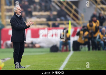 Bologna, Italien. 20. November 2016. Roberto Donadoni (Bologna) Fußball: Italienische "Serie A" match zwischen Bologna FC 3-1 US Palermo im Stadio Renato Dall'Ara in Bologna, Italien. © Maurizio Borsari/AFLO/Alamy Live-Nachrichten Stockfoto