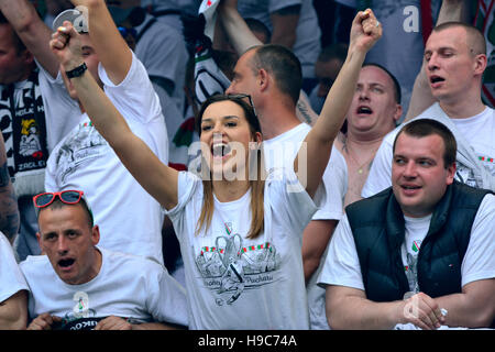 Legia Warschau-Fans im PGE im Stadion in Warschau, während polnische Pokalfinale Legia Warszawa Vs Lech Poznan. Stockfoto
