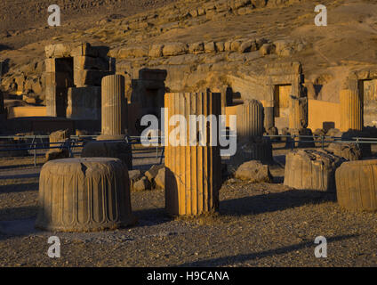 Thronsaal oder Zimmer der hundert Spalten in Persepolis, Fars Provinz, Marvdasht, Iran Stockfoto