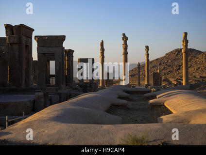 Ruinen des Tores aller Nationen in Persepolis, Fars Provinz, Marvdasht, Iran Stockfoto