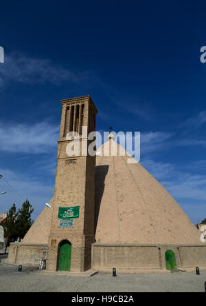 Windtürme verwendet als ein natürliches Kühlsystem für Wasser-Reservoir in der iranischen traditionellen Architektur, Provinz Isfahan, Nain, Iran Stockfoto