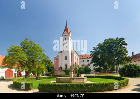 Bitov (Vöttau): Innenhof der Bitov Burg, Jihomoravsky, Südmähren, Süd-Mähren, Tschechische Stockfoto