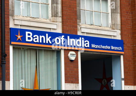 Melden Sie in englischer Sprache bei der Bank of India, Newton Street, Northern Quarter, Manchester, UK Stockfoto