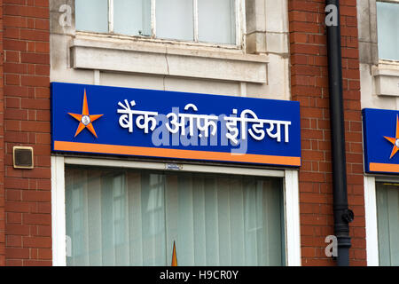 Melden Sie sich an Hindi in den Büros der Bank of India, Newton Street, Northern Quarter, Manchester, UK Stockfoto