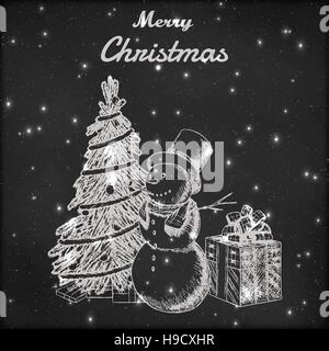 Weihnachten oder Silvester handgezeichnete Vektor-Illustration. Schneemann im hohen Hut, Weihnachtsbaum und Geschenk-Box-Skizze, Vintage-Stil. Grunge-Tafel-Hintergrund. Stock Vektor