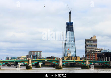 The Shard, während er noch im Bau war im Mai 2011, Southwark, London, UK Stockfoto