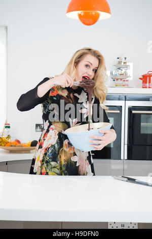 Alana Spencer - Narna Kuchen - junge Frau Handwerker Konditor und einer der Teilnehmer bei der 2016-Serie von The Apprentice-Reality-TV-Programm Stockfoto