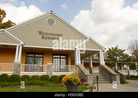 Versailles, KY, USA - 19. Oktober 2016: Woodford Reserve Bourbon Visitors Center. Stockfoto