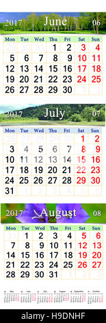 Bürokalender seit drei Monaten Juni Juli und August 2017 mit Bildern von Landschaften Stockfoto