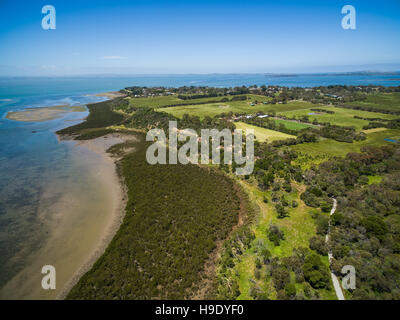 Luftbild von Mangroven und Landschaft am Rhyll Inlet, Phillip Island, Victoria, Australien Stockfoto