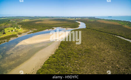 Luftbild von Mangroven und Landschaft Küste bei Rhyll. Phillip Island, Victoria, Australien Stockfoto