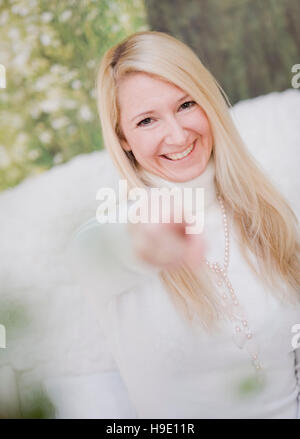 Porträt einer attraktive blonde Frau, 35 + Stockfoto