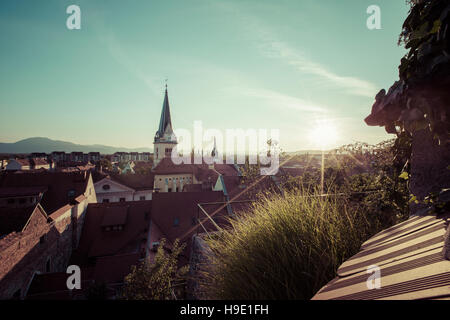 Sonnenuntergang über dem Luftbild Ljubljana, Hauptstadt Sloweniens Stockfoto