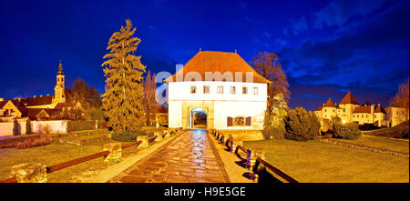 Alten Varazdin Wahrzeichen Abend Ansicht Panorama, Nordkroatien Stockfoto