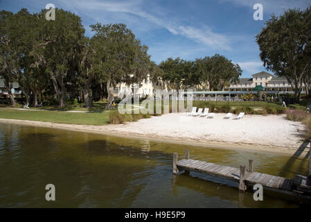 Mount Dora Florida USA - Lakeside Hotel und Strand des Lake Dora Stockfoto