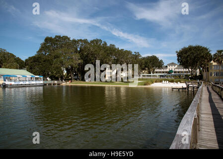 Mount Dora Florida USA - Lakeside Hotel und Strand des Lake Dora Stockfoto