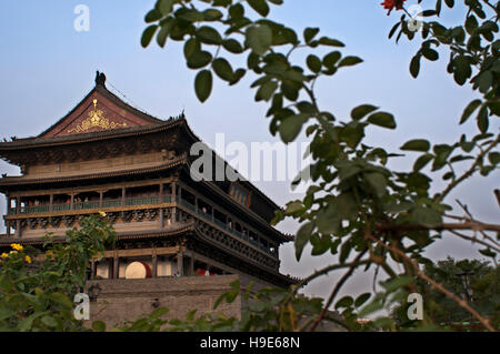 Trommelturm Ansicht, Xian Stadtzentrum, Shaanxi, China. Traditionellen chinesischen Stil und 1380 während der Ming-Dynastie erbaut, der Drum Tower hatte das gleiche Stockfoto