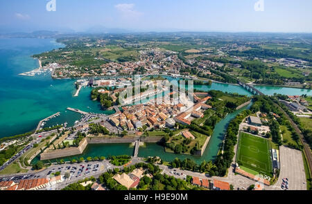 Luftbild, Comune di Peschiera del Garda am Fluss Mincio, Entwürfe, Befestigungen, Gardasee, Lago di Garda, Stockfoto