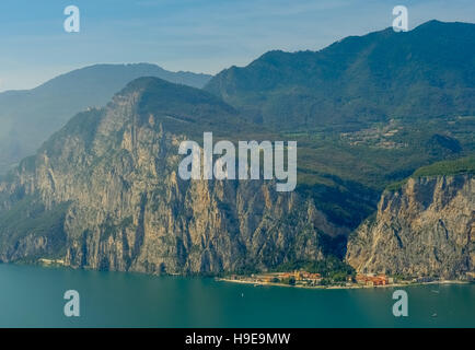 Luftaufnahme, Campione del Garda von Malcesine, Gardasee, Lago di Garda, Nord-Italien, Veneto, Italien, IT Europe Antenne gesehen Stockfoto