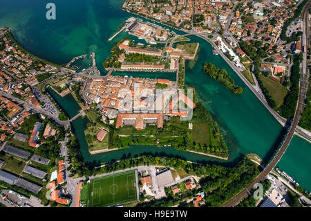 Luftaufnahme, Comune di Peschiera del Garda am Fluss Mincio, Entwürfe, Festungen, Gardasee, Lago di Garda, Stockfoto