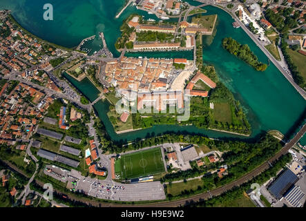 Luftaufnahme, Comune di Peschiera del Garda am Fluss Mincio, Entwürfe, Festungen, Gardasee, Lago di Garda, Stockfoto