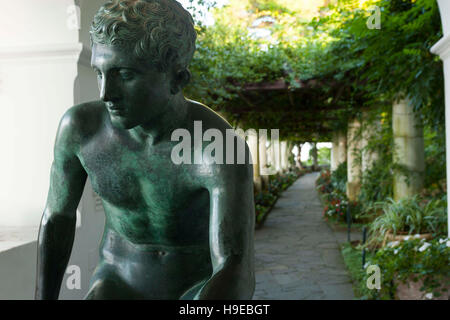 Skulptur in der Villa San Michele, ehemalige Wohnhaus des Autors Arzt Axel Munthe, Capri, Kampanien, Italien, Europa Stockfoto