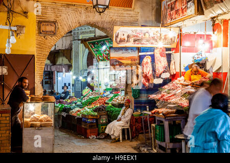 Lebensmittel-Geschäfte In der Medina, Fes el Bali, Fez, Marokko Stockfoto