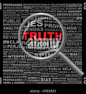 Das Wort Wahrheit verborgen in einem Feld von Anti-ehrlichen Text Lupe vor schwarzem Hintergrund Stockfoto
