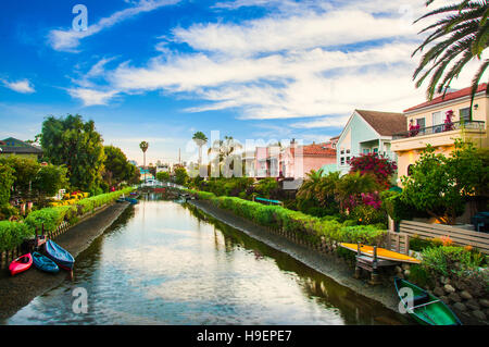 Häuser auf den Venice Beach Kanälen in Kalifornien. Stockfoto