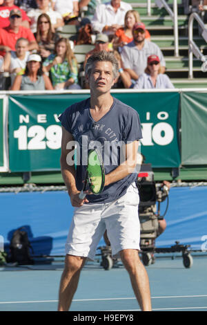 Timothy Olyphant am 26. November 2016 bei Chris Evert pro-Promi Tennis Classic im Delray Beach Tennis Center in Delray Beach, Florida Stockfoto