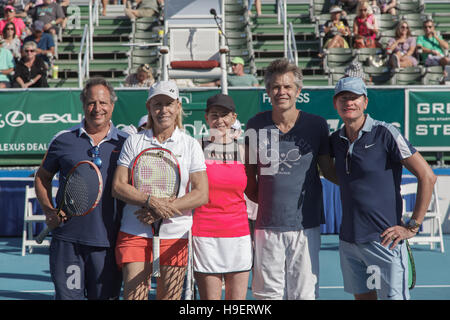 Jon Lovitz, Martina Navratilova, Chris Evert, Timothy Olyphant, Carson Kressley am 26. November 2016 bei Chris Evert pro-Promi Tennis Classic im Delray Beach Tennis Center in Delray Beach, Florida Stockfoto