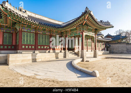 Seoul, Südkorea - 5. Dezember 2015: Changdeokgung Palace war die zweite königliche Villa gebaut nach dem Bau der Gyeongbukgung Palast in 140 Stockfoto