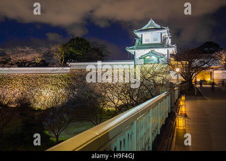 Light-up Kenrokuen Garten und Kanazawa Schlosspark in Kanazawa, Japan. Stockfoto