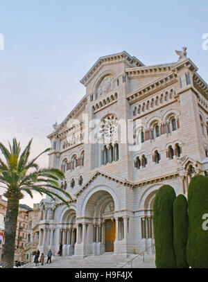 Die Kathedrale von unserer lieben Frau der Unbefleckten Empfängnis, auch bekannt als St Nicholas Cathedral befindet sich in Monaco-Ville, auf dem Gelände der ersten Pfarrkirche ich Stockfoto