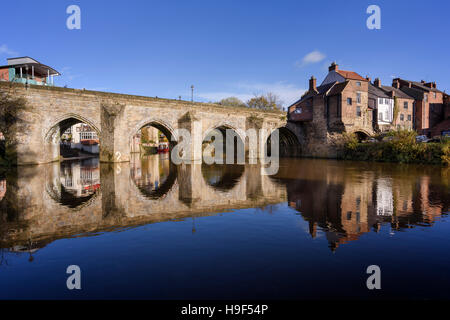 Durham, elvet Brücke über Fluss Wear Stockfoto