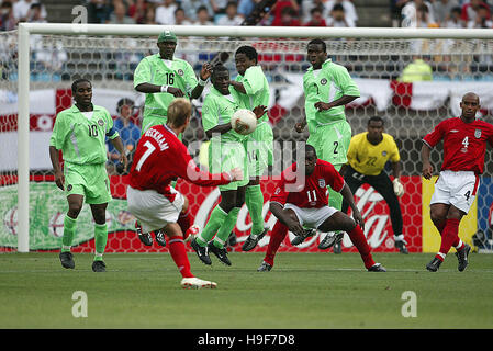 DAVID BECKHAM. ENGLAND V NIGERIA OSAKA Stadion OSAKA JAPAN 12. Juni 2002 Stockfoto