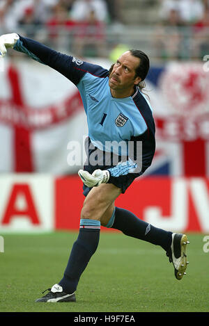 DAVID SEAMAN ENGLAND & ARSENAL FC NAGAI STADIUM OSAKA JAPAN 12. Juni 2002 Stockfoto