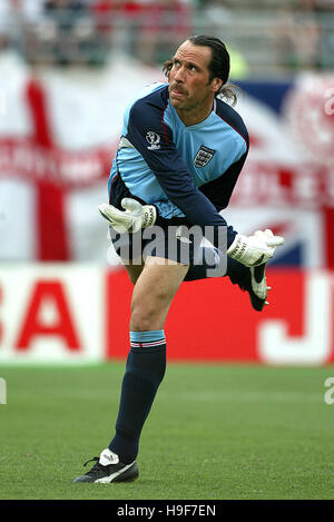 DAVID SEAMAN ENGLAND & ARSENAL FC NAGAI STADIUM OSAKA JAPAN 12. Juni 2002 Stockfoto