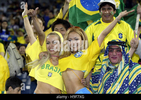 BRASILIANISCHEN FANS WORLD CUP JAPAN 2002 SAITAMA Stadion SAITAMA JAPAN 26. Juni 2002 Stockfoto