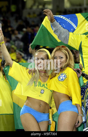 BRASILIANISCHEN FANS WORLD CUP JAPAN 2002 SAITAMA Stadion SAITAMA JAPAN 26. Juni 2002 Stockfoto