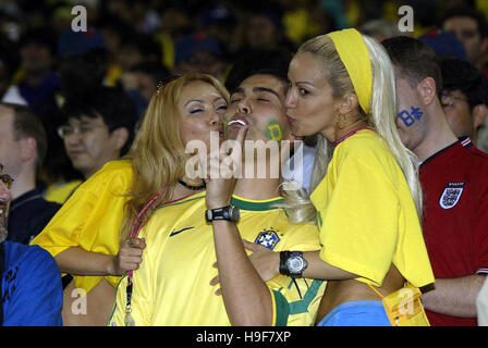 BRASILIANISCHEN FANS WORLD CUP JAPAN 2002 SAITAMA Stadion SAITAMA JAPAN 26. Juni 2002 Stockfoto