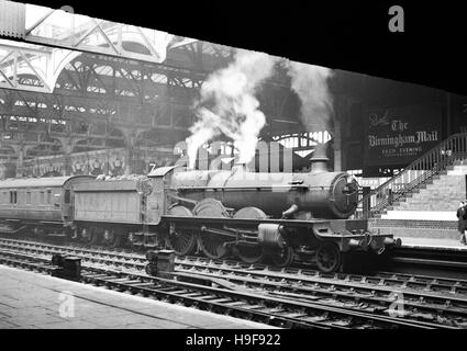 Steam locomotive Zug am Bahnhof Birmingham Snow Hill der 1960er Jahre Stockfoto