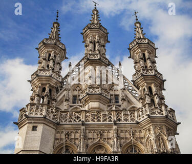 Türme der Stadt Halle von Leuven in Belgien. Stockfoto