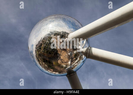 Eisenatom des Atomiums in Brüssel, Belgien. Stockfoto